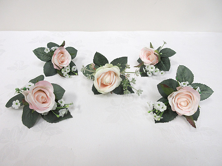 Rose & Baby’s Breath Buttonholes
